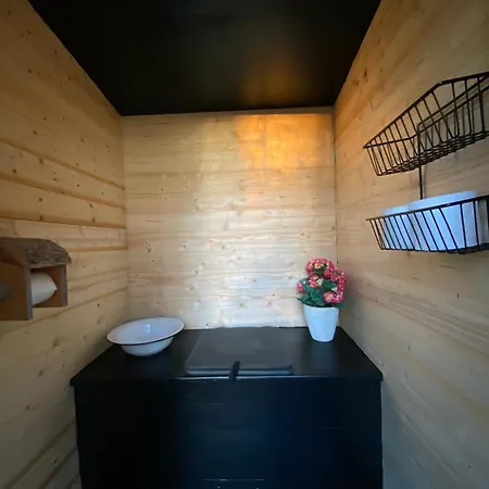 Loma-autio Konkkeli Chalet *